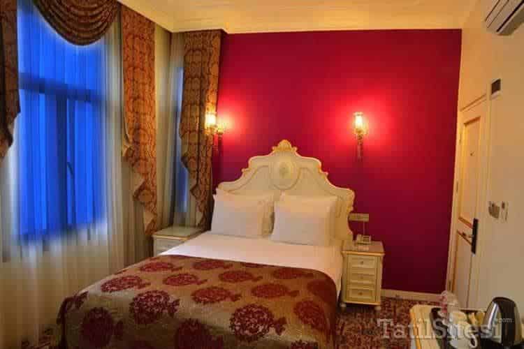 By Murat Crown Hotel